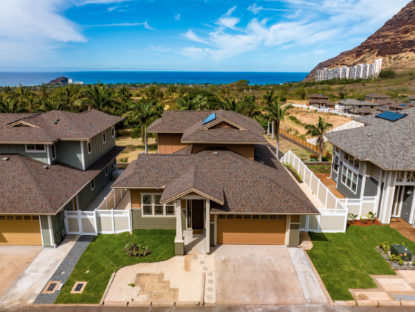 Luxury 4-Bedroom Retreat in Makaha Valley, Oahu - Your Perfect Getaway in Paradise